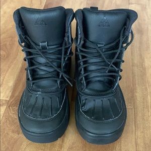 Big Kids’ Nike ACG Woodside 2 High Boots